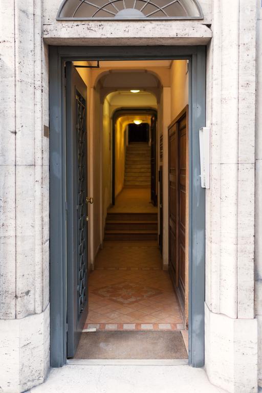 Tritone 91 Apartments Рим Екстериор снимка