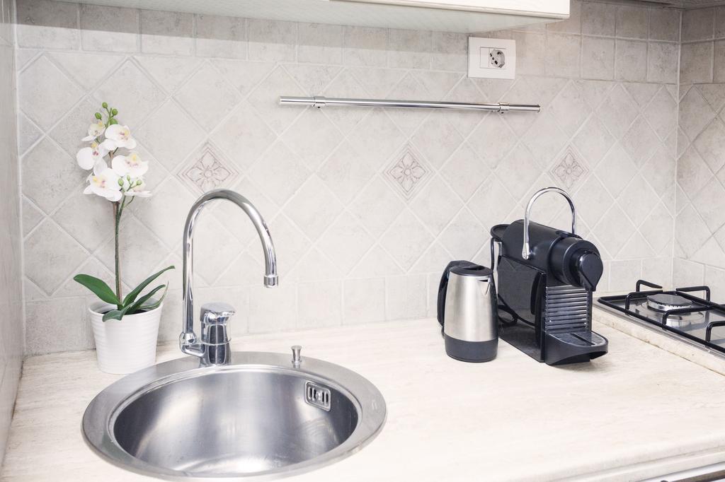Tritone 91 Apartments Рим Екстериор снимка