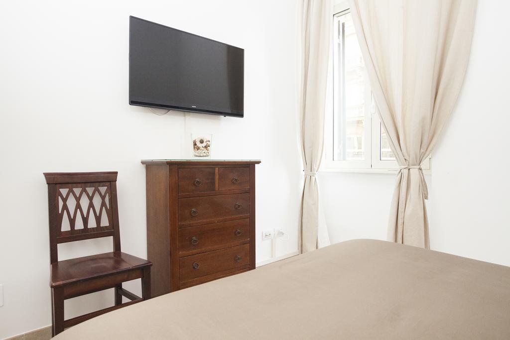 Tritone 91 Apartments Рим Екстериор снимка
